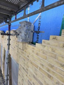 namu isores apdaila, fasadai, klinkeris, dekoratyvinis tinkas, mediniai fasadai, mūro darbai